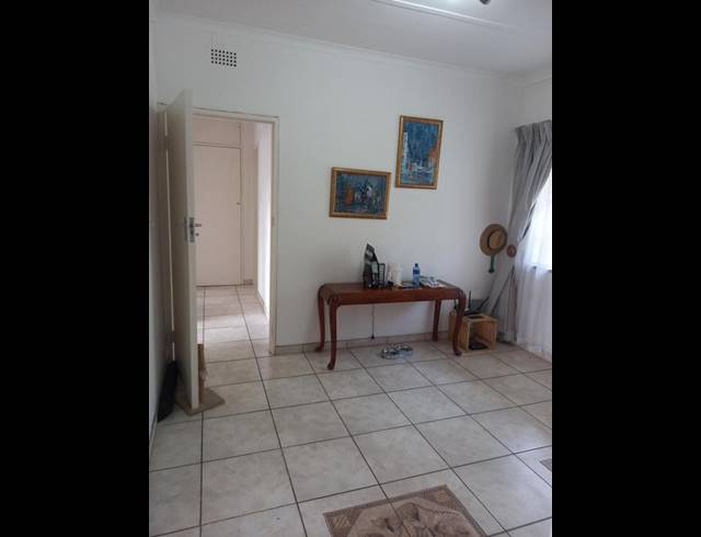 2 BEDROOM PROPERTY TO RENT IN DARRENWOOD